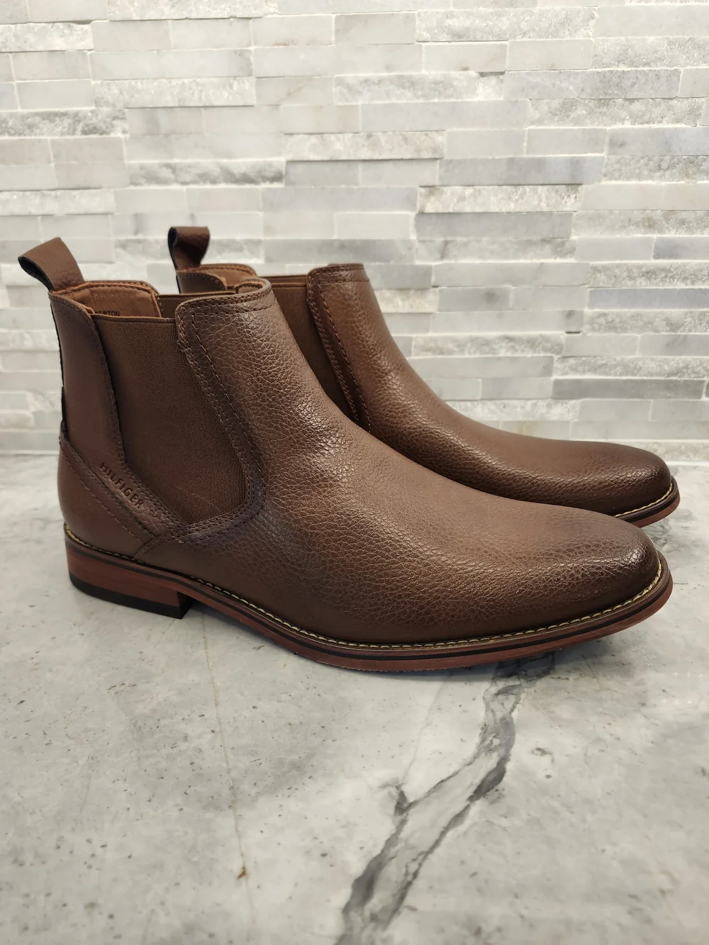 Tommy Hilfiger Berton Chelsea Boots Brown Men's Size 8 NWOB